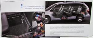 2005 Chrysler Town & Country Minivan Canadian Sales Brochure