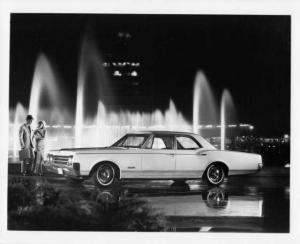 1965 Oldsmobile Jetstar 88 Celebrity Sedan Press Photo and Release 0088