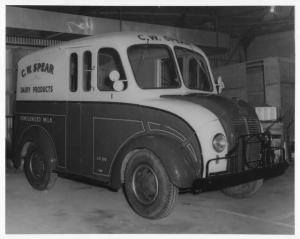 1950 Divco Delivery Truck Photo 0001 - CW Spear Dairy Products