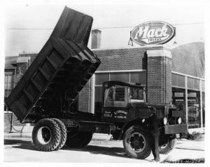 1941 Mack Model EH Dump Truck at Dealership 0117 - W J Makowski