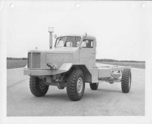1952 FWD Truck Cab & Twin Steer Chassis Front View Press Photo 0006