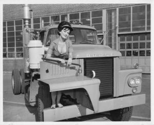 1962 Dodge 900 Truck and Model with Lug Wrench Press Photo 0229