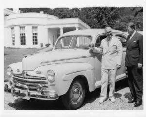 1946 Ford Deluxe Two-Door Sedan Press Photo and Release 0402 - Harry S Truman