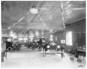 1927 Ford Model T Dealership Showroom Floor Press Photo 0451