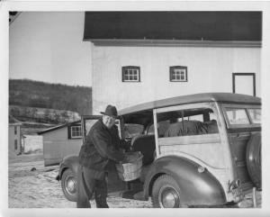 1937 Ford Woody Station Wagon Farm to Smorgasbord Press Photo and Release 0601