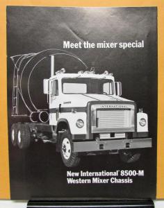 1972 International Harvester Mixer Model 8500 M Sales Folder & Specifications