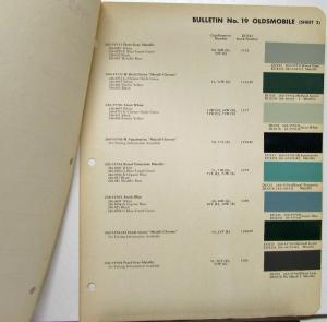 1952 Oldsmobile Dupont Color Paint Chips & Combinations Original Bulletin 19