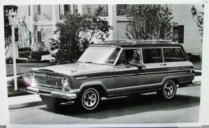 1966 Jeep Super Wagoneer Press Photo