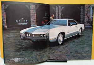 1970 Oldsmobile Dealer Prestige Sales Brochure Toronado Color Large