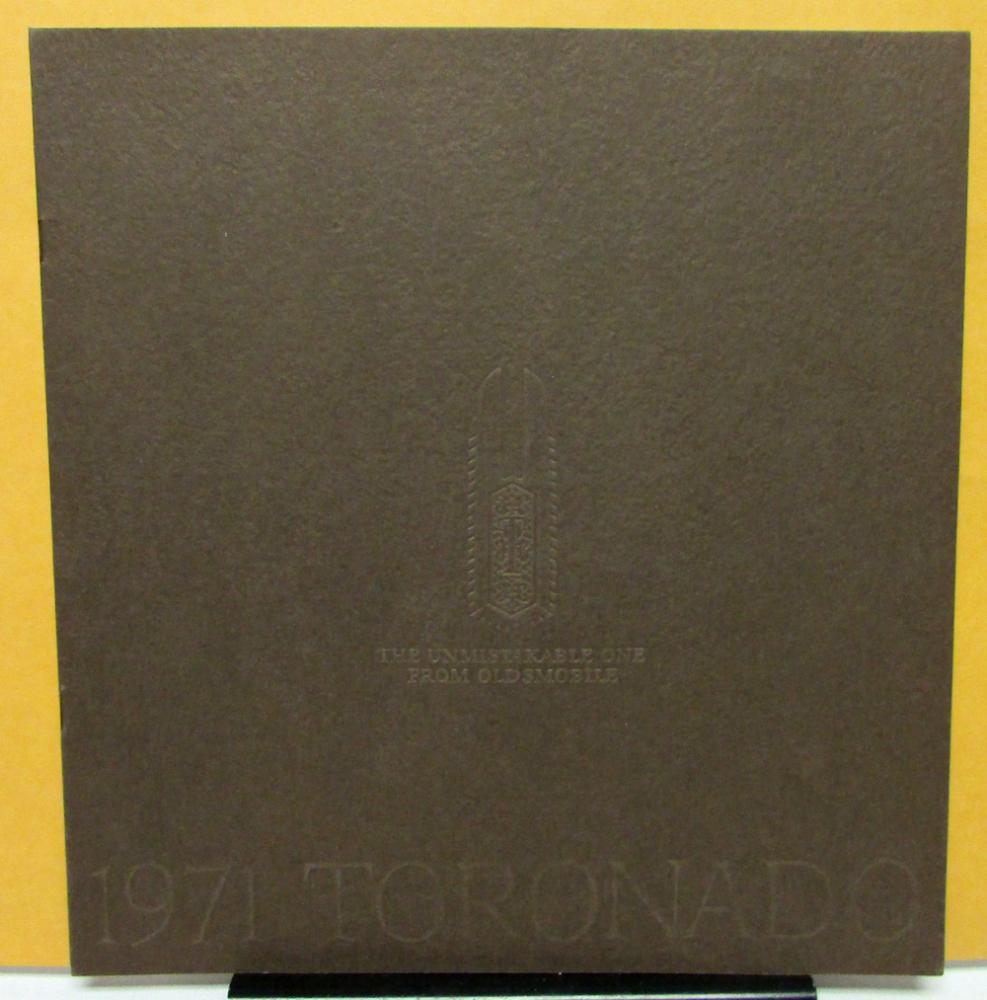 1971 Oldsmobile Toronado Dealer Prestige Sales Brochure Large Color