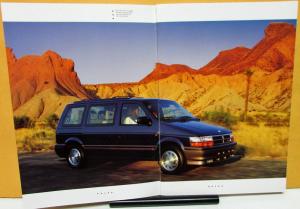 1990s Chrysler Foreign Dealer Voyager Van Sales Brochure Dutch Text Holland