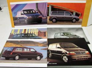 1990s Chrysler Foreign Dealer Voyager Van Sales Brochure Dutch Text Holland