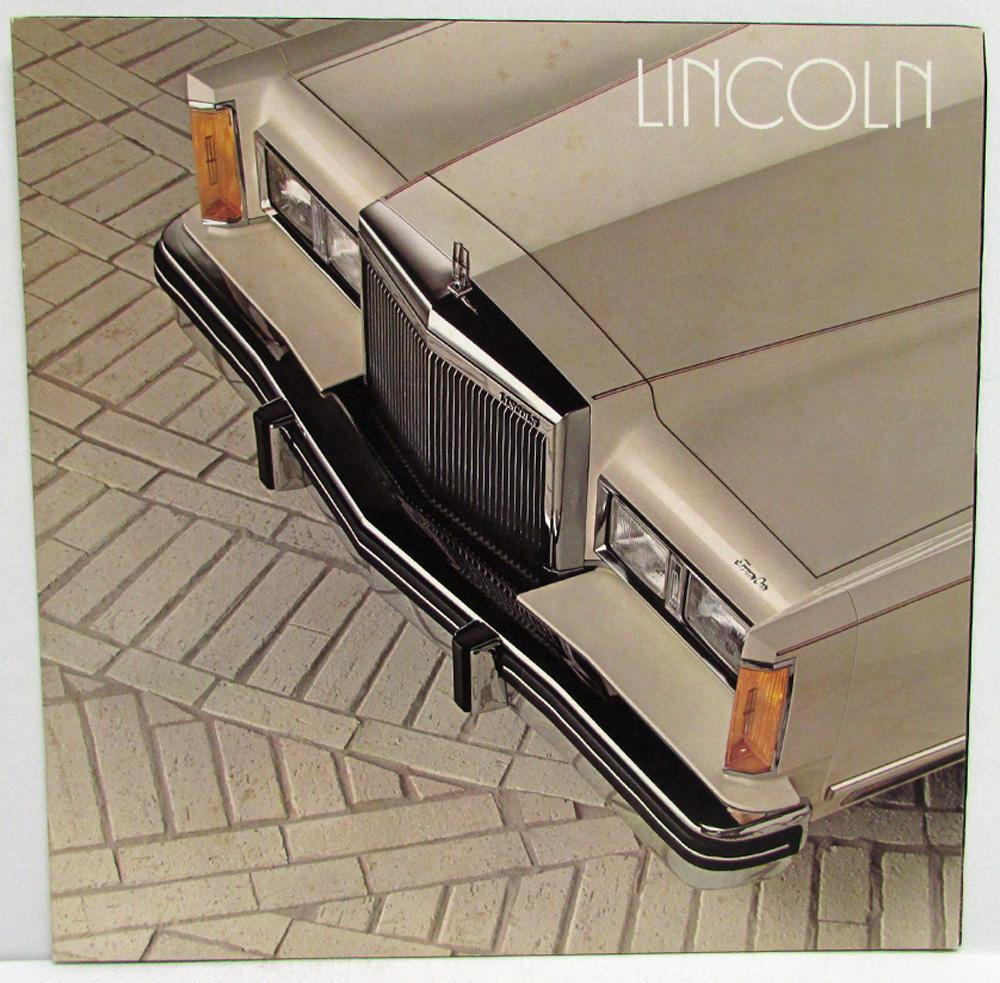1982 Lincoln Sales Brochure Town Car Revised