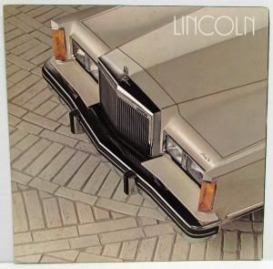 1982 Lincoln Sales Brochure Town Car Revised
