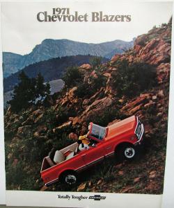 1971 Chevrolet Blazer 2 & 4 WD Color Sales Brochure Original