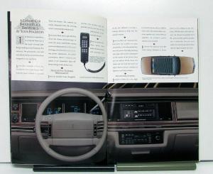 1990 Lincoln Town Car Signature Series Sales Brochure & Specifications