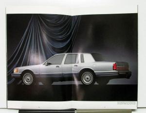 1990 Lincoln Town Car Signature Series Sales Brochure & Specifications