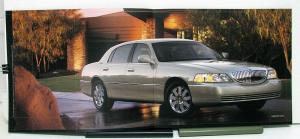 2005 Lincoln Town Car Sales Brochure & Specifications