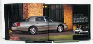2005 Lincoln Town Car Sales Brochure & Specifications