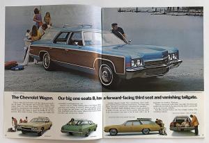 1972 Chevrolet Wagons Vega Suburban Sportvan Canadian Sales Brochure