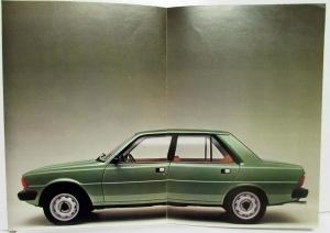 1979 Peugeot 305 GL GE and SR Sales Brochure - French Text