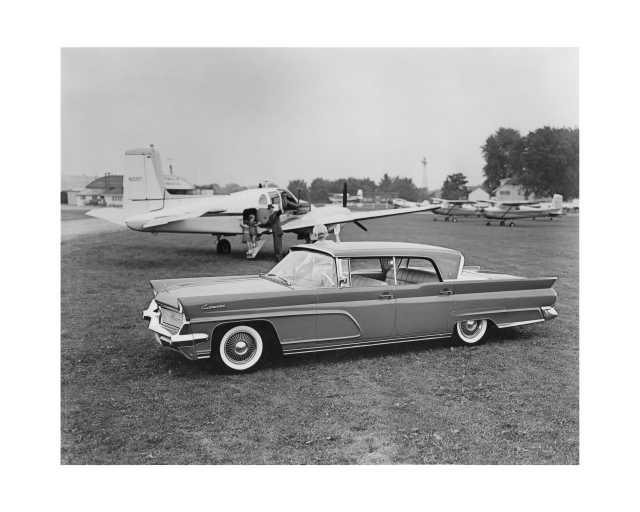 1959 Lincoln Continental Mark IV Press Photo 0019