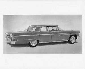 1960 Lincoln Four Door Sedan Press Photo 0024