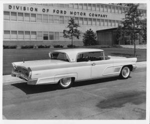 1960 Lincoln Continental Mark V Press Photo 0025