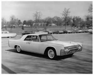 1961 Lincoln Continental Press Photo 0033