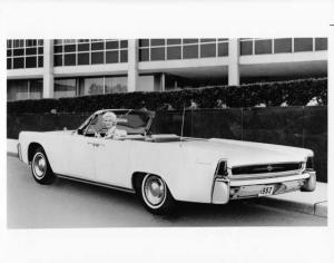 1962 Lincoln Continental Convertible Press Photo & Release 0035