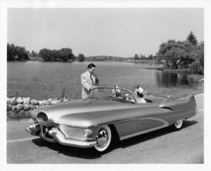 1950 Buick Le Sabre Concept Car Press Photo & Release 0004