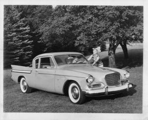 1961 Studebaker Hawk Press Photo and Release 0011