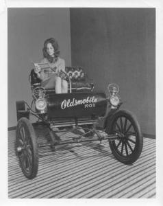 1903 Oldsmobile Curved Dash Car Press Photo and Release - Marilyn Morse 0014