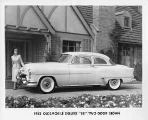 1953 Oldsmobile Deluxe 88 Two-Door Sedan Press Photo 0046