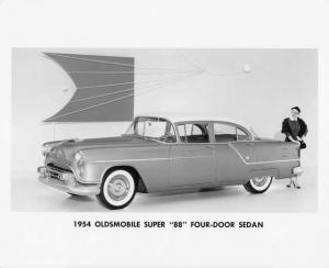 1954 Oldsmobile Super 88 Four-Door Sedan Press Photo 0049