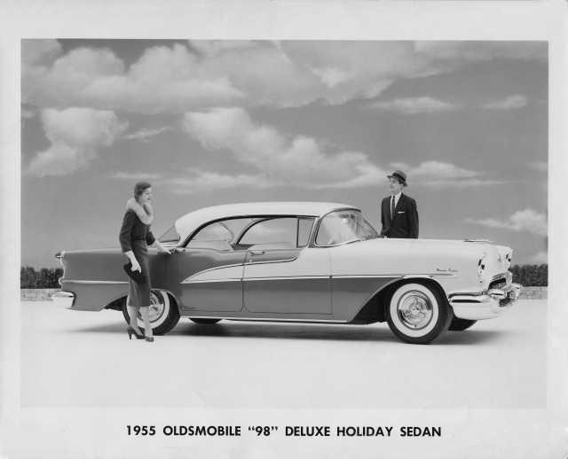 1955 Oldsmobile 98 Deluxe Holiday Sedan Press Photo 0053