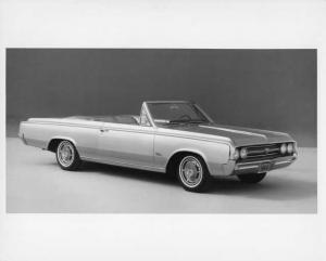 1964 Oldsmobile F-85 Cutlass Convertible Press Photo and Release 0079