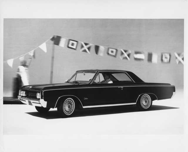 1964 Oldsmobile F-85 Cutlass Holiday Coupe Press Photo and Release 0080