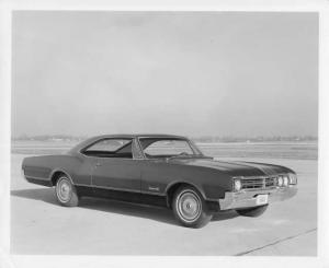 1966 Oldsmobile Dynamic 88 Holiday Coupe Press Photo 0098