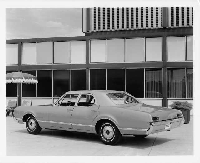 1967 Oldsmobile Delmont 88 Press Photo and Release 0133