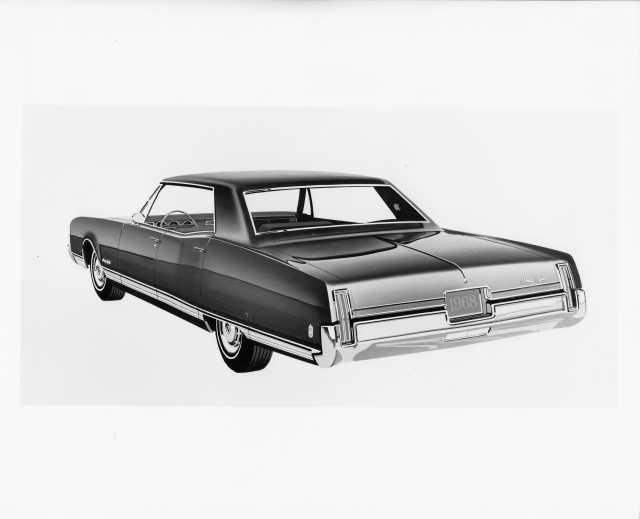 1968 Oldsmobile 98 Holiday Sedan Press Photo and Release 0139