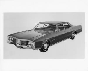 1968 Oldsmobile Delmont 88 Town Sedan Press Photo and Release 0143