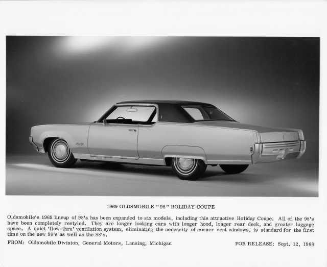 1969 Oldsmobile 98 Holiday Coupe Press Photo 0153