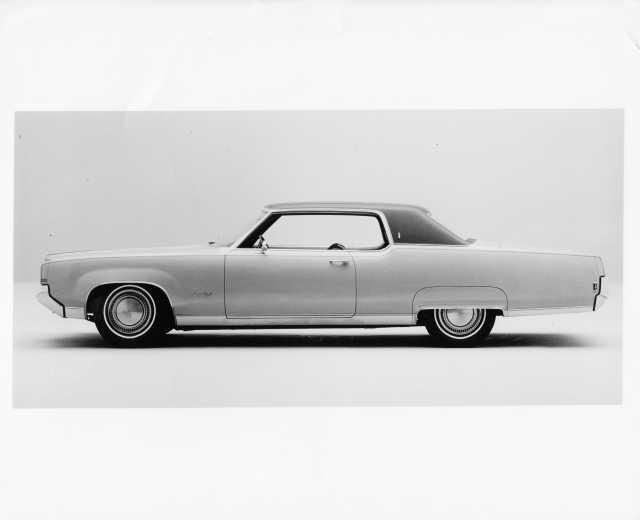 1969 Oldsmobile 98 Holiday Coupe Press Photo and Release 0156