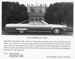 1971 Oldsmobile 98 Coupe Press Photo 0184