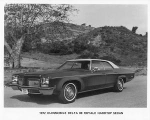 1972 Oldsmobile Delta 88 Royale Hardtop Sedan Press Photo 0189