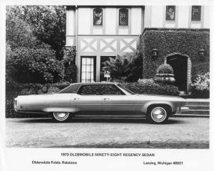 1973 Oldsmobile Ninety-Eight Regency Sedan Press Photo 0199