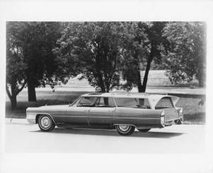 1965 Cadillac Wagon DeVille Press Photo 0011