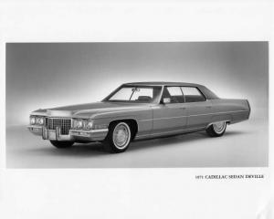 1971 Cadillac Sedan DeVille Press Photo and Release 0021