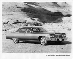 1976 Cadillac Fleetwood Brougham Press Photo and Release 0026